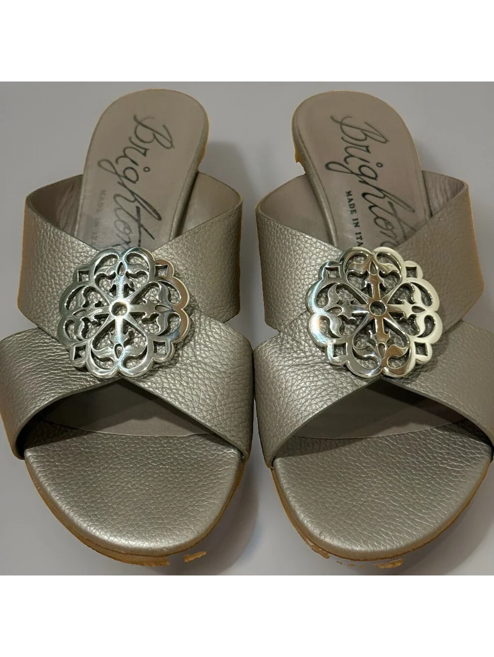 Brighton Alison Women’s 7.5 M Silver Leather Medallion Block Heel Sandals Italy